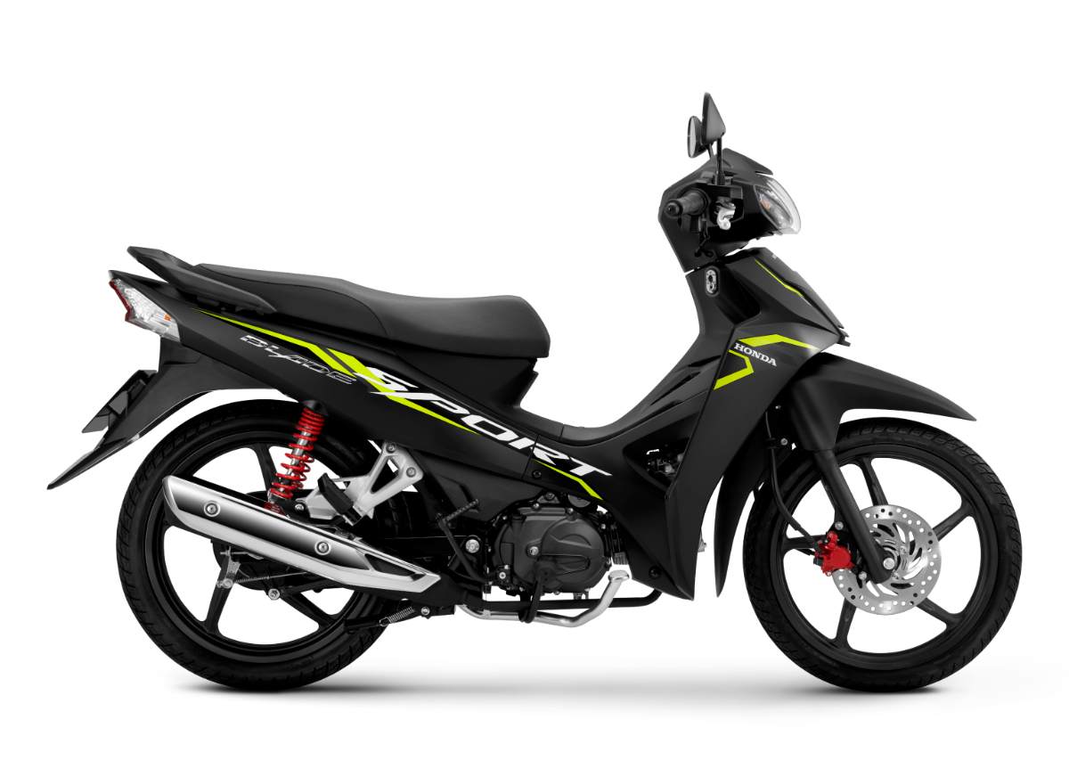 Bánh xe vành đúc trên phiên bản thể thao.