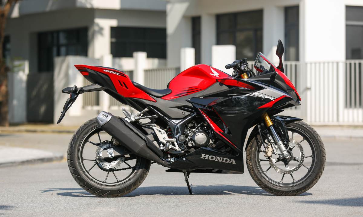 Phuộc xe với công nghệ Upside Down giúp tăng độ bền vững.