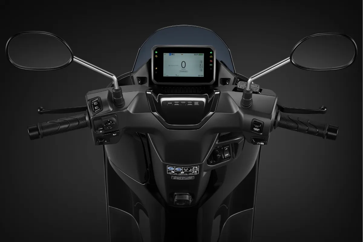 Honda UC3 được trang bị màn hình TFT 5 inch