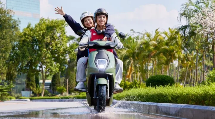 Honda ICON e: có quãng đường công bố khoảng 71 km sau một lần sạc đầy. 
