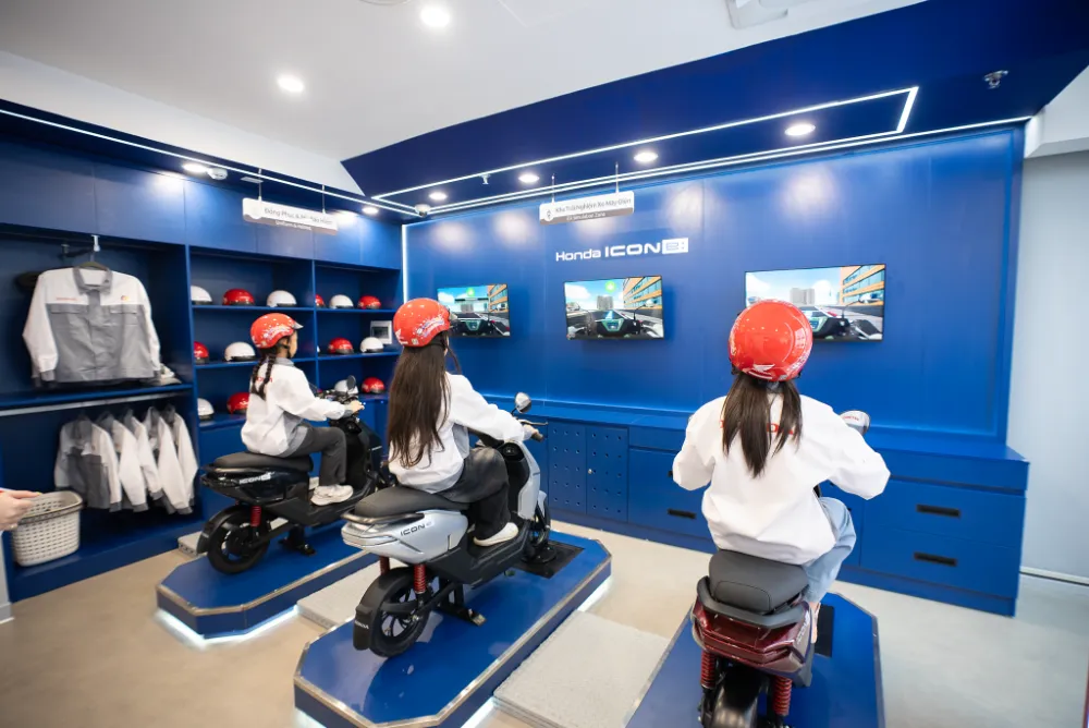 Khu trải nghiệm xe máy điện